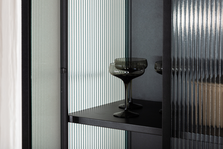 Venture Home Garis Vitrinskåp 40 x 160 x 70 Svart