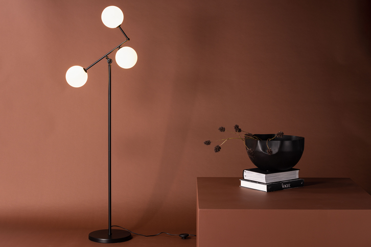 Venture Home Marsan Golvlampa Svart